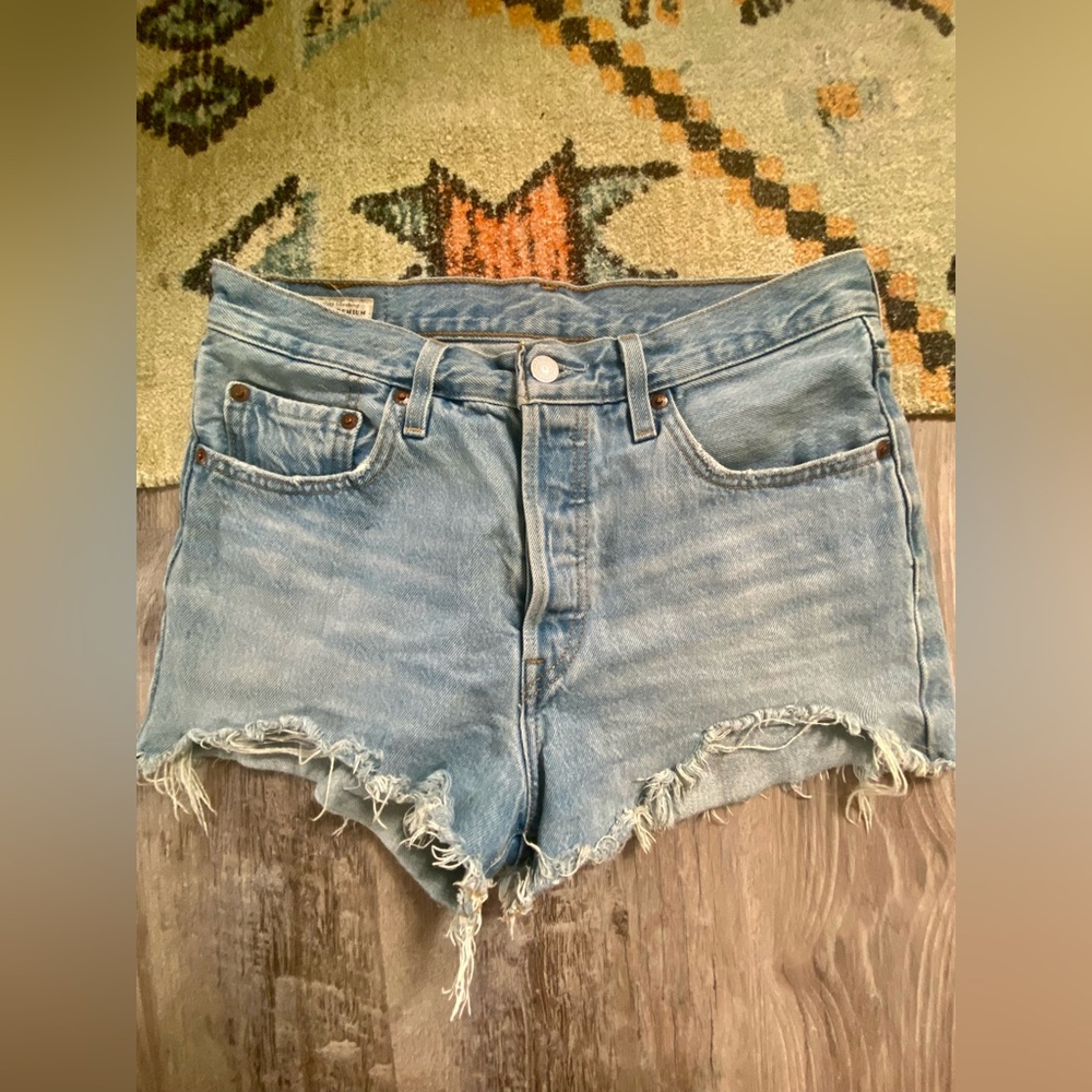 Levi’s 501 Denim Shorts - Picture 4 of 8